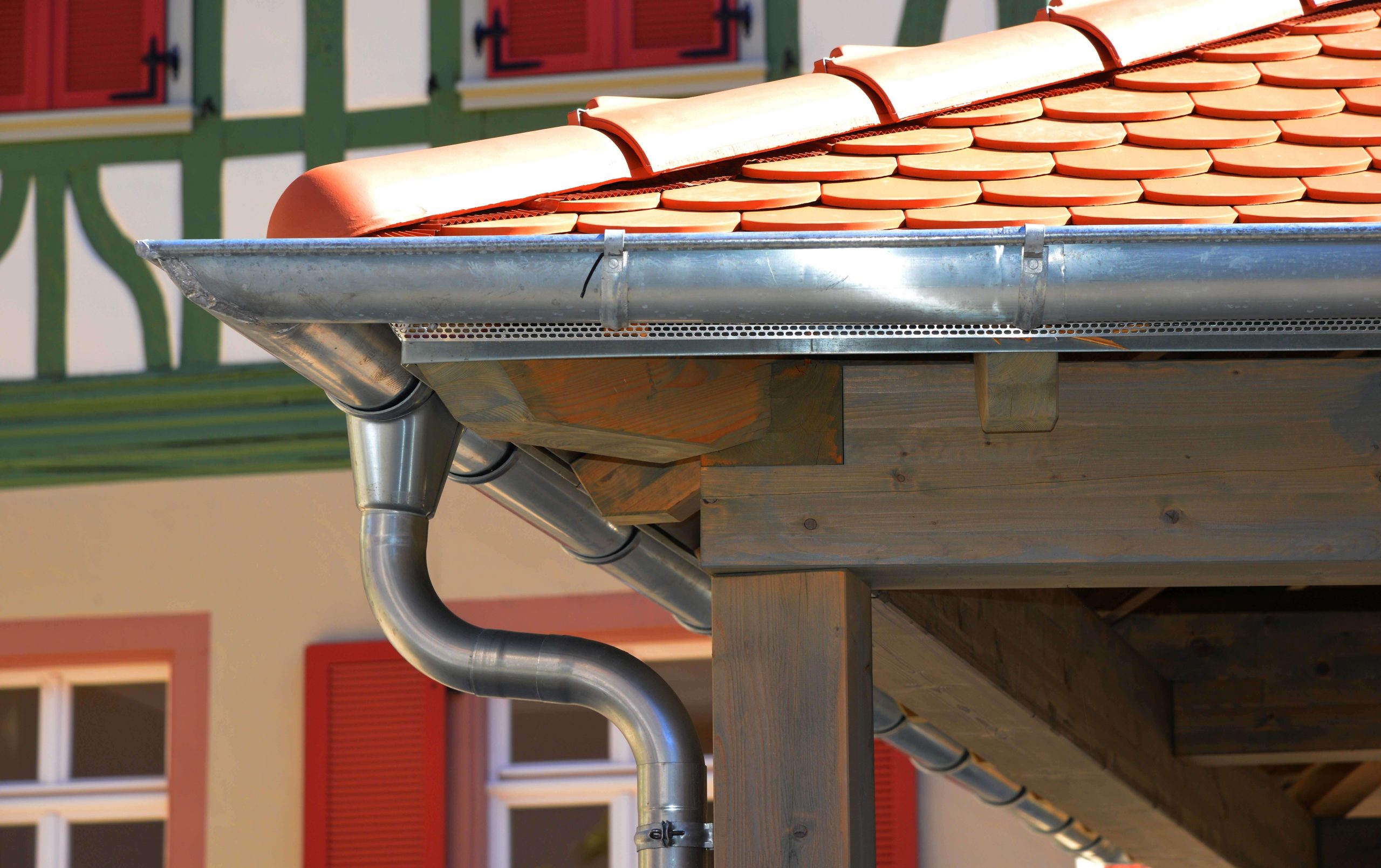 Corrosion-resistant steel gutters for effective rainwater drainage in St Augustine
